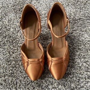 Chic Tan Women's Heels